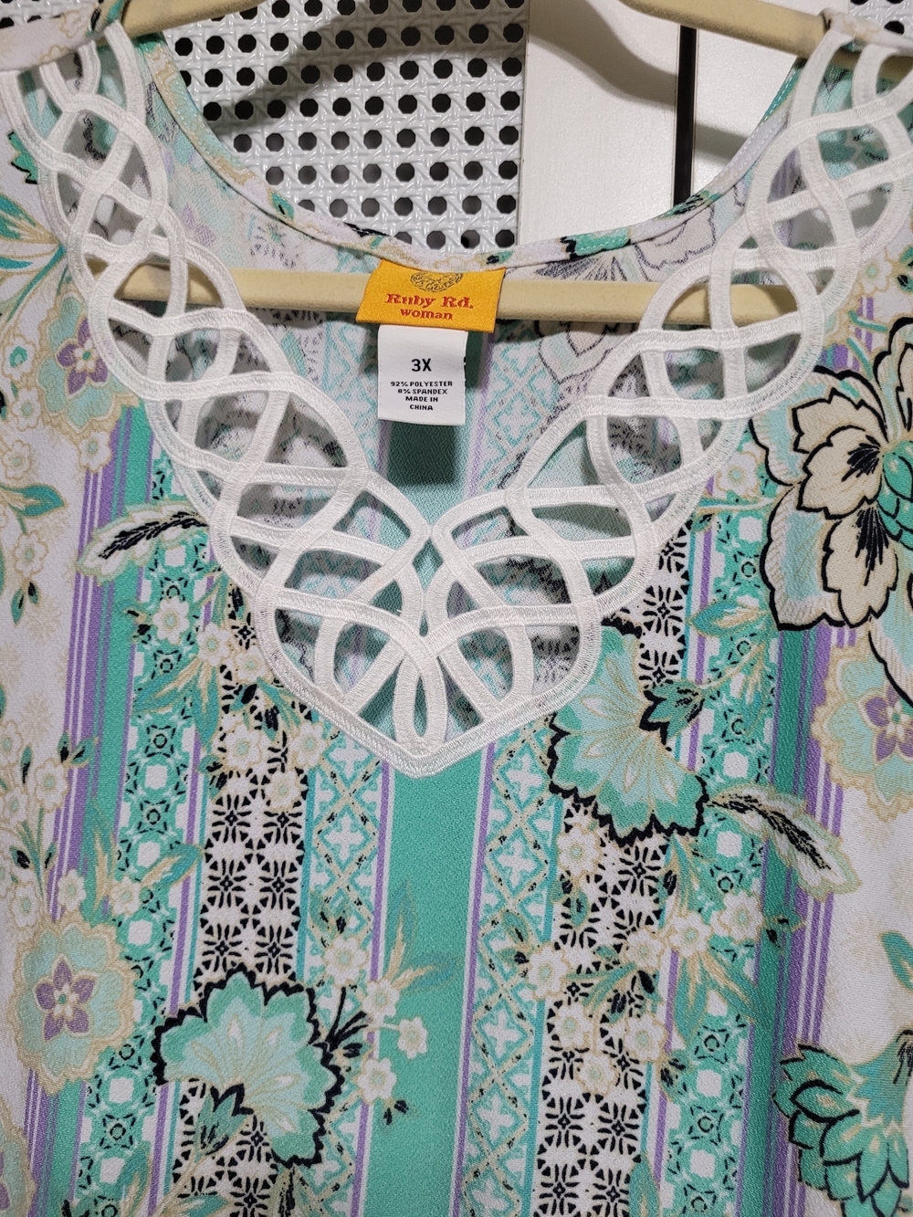 sparrow Women’s Mint Floral Tunic with Lace Neckline - Picture 2 of 5